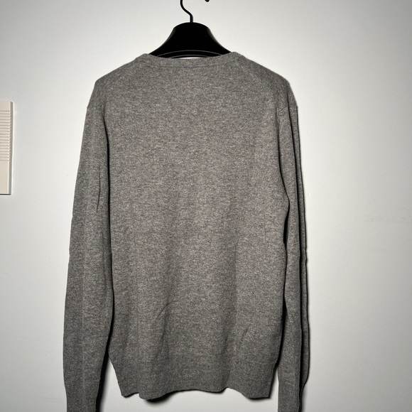 CLUB MONACO | Grey Cashmere Sweater - Picture 4 of 5